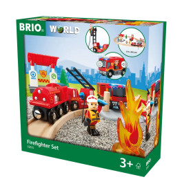 BRIO World 33815 Feuerwehr-Set - Holzeisenbahn-Set inklusive Feuerwehr-Auto mit Licht und Sound - Em