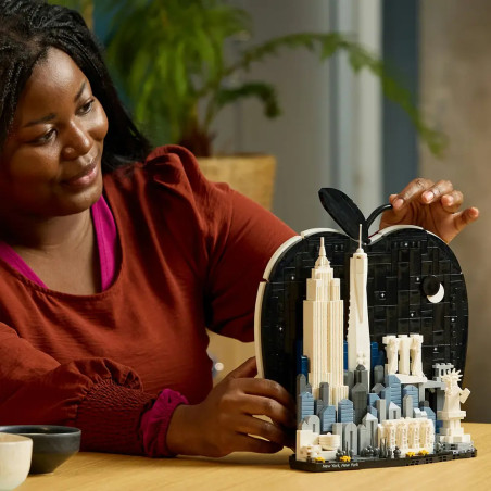 LEGO® Architecture 21066 New York City – The Big App