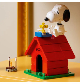 LEGO® Ideas 21368 Peanuts: Snoopys Hundehütte