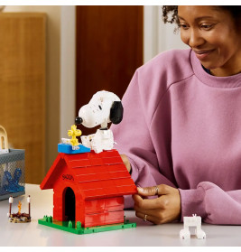LEGO® Ideas 21368 Peanuts: Snoopys Hundehütte
