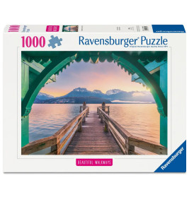 Ravensburger Puzzle Romantischer Steg am Lac d’Aiguebelette – 1000 Teile | Seelandschaft ab 14 J.