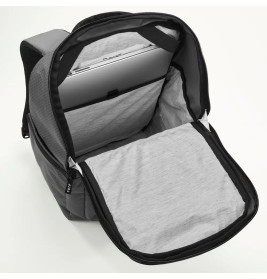 - Alles im Blick: Der Rucksack mit großer Öffnung und smartem Design sorgt für schnellen Zugriff und