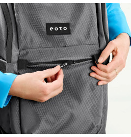 - Alles im Blick: Der Rucksack mit großer Öffnung und smartem Design sorgt für schnellen Zugriff und