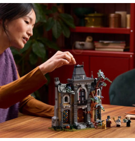 LEGO® ICONS Gruselgeisterhaus (11383) – Spukhaus mit Freifallturm für Erwachsene