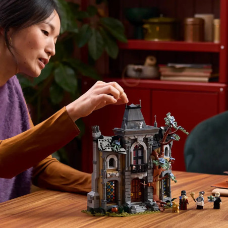 LEGO® ICONS Gruselgeisterhaus (11383) – Spukhaus mit Freifallturm für Erwachsene