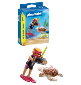 Taucherin mit Schildkröte