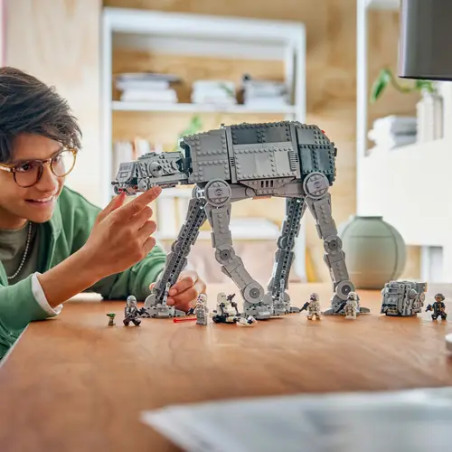 LEGO® Star Wars™ 75454 AT-AT™ des Restimperiums mit INT-4