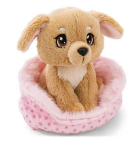 Sitzendes Kuscheltier Hund beige im rosa Körbchen