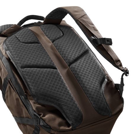 eoto Rucksack Tall41 Mokkabraun – 20 Liter, schlankes Design & Laptopfach
