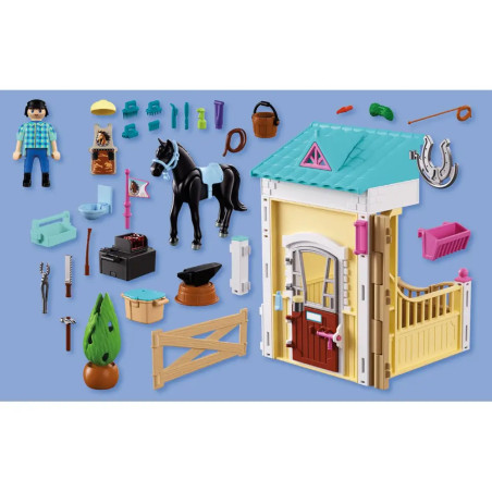 Kleiner Stall mit Hufschmied