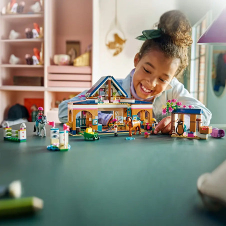 LEGO® Friends 42688 Pferdestall und Reitschule
