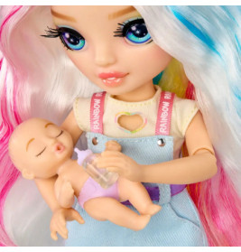 MGA Entertainment Rainbow High Jr High Bestie Babysitters Puppe – Amay mit Accessoires