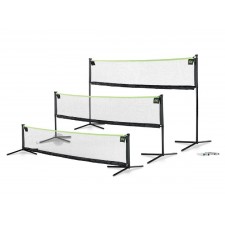 Drei verstellbare schwarz-grüne Sportnetze in verschiedenen Höhen mit Federball und Tragetasche.