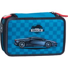 Blau kariertes Federmäppchen mit Rennwagenmotiv auf der Vorderseite und roten Reißverschluss-Zippern.