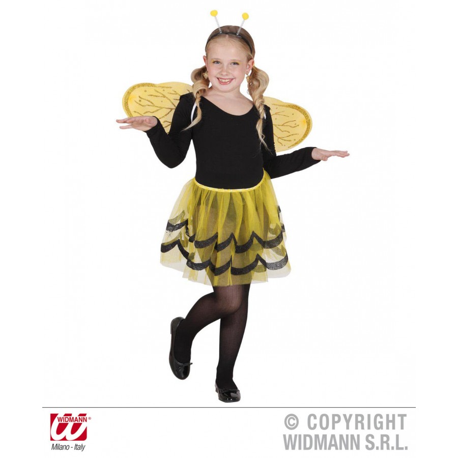 Mädchen im Bienenkostüm mit gelben Flügeln, schwarzem Oberteil, gelbem Rock, schwarzen Strumpfhosen und Fühler-Haarreif.