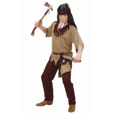 Person in stereotyper Indianerverkleidung mit Tomahawk und Gesichtsbemalung.