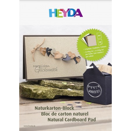 Grußkarte mit Herz-Ausstanzungen und einer schwarzen Box, beschriftet als Natural Cardboard Pad von Heyda.