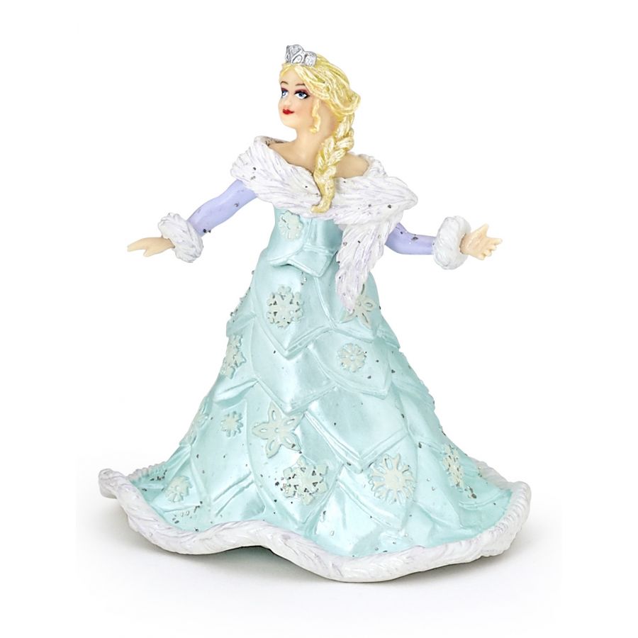 Figur einer Prinzessin im eisblauen Kleid mit Krone und geflochtenem, blondem Haar, die Arme leicht erhoben.