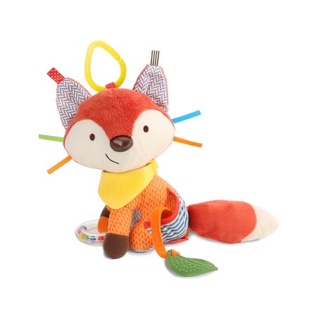 Plüsch-Fuchs-Babytier mit bunten Etiketten, Rasseln und gelbem Beißring. Plüsch-Fuchs-Babytier mit bunten Etiketten, Rasseln und gelbem Beißring.