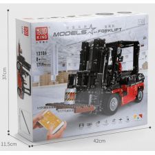 Box des Mould King Gabelstapler-Bausatzes mit Maßen, Staplerabbildung und Hand mit Smartphone-App.