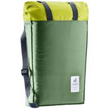 Grün-gelber Rolltop-Rucksack mit Frontlabel vor weißem Hintergrund.