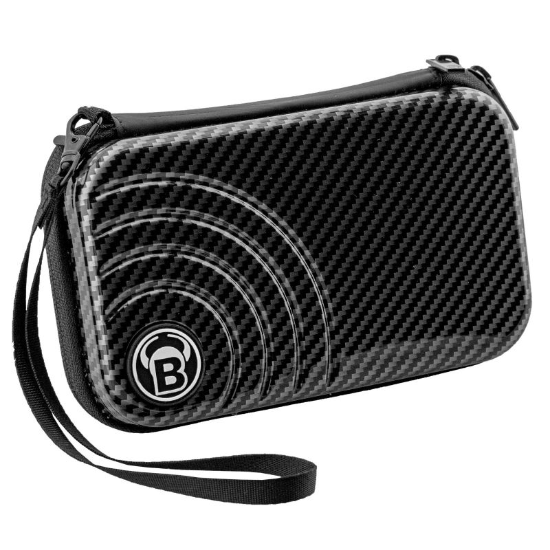 Schwarze Reißverschlusstasche mit Karbonfaser-Optik, Handschlaufe und weißem kreisförmigen Logo in der Ecke.