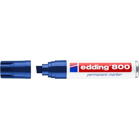 Ein Edding 800 Permanentmarker mit blauer Kappe, dessen Spitze ohne Kappe als Keilspitze sichtbar ist.
