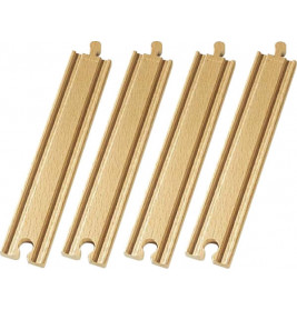 Vier Holzschienen für eine Spielzeugeisenbahn liegen nebeneinander auf weißem Hintergrund.
