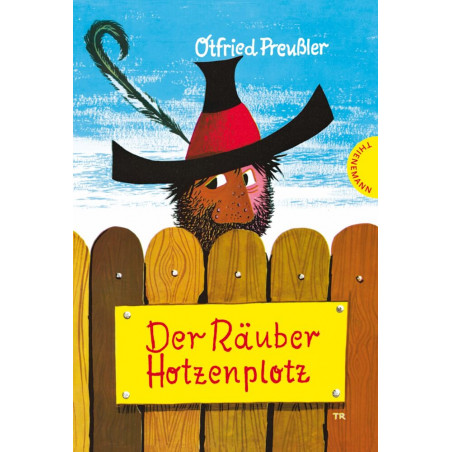 Illustration: Bärtiger Mann mit Hut schaut über einen Holzzaun, dazu steht der Text Der Räuber Hotzenplotz.
