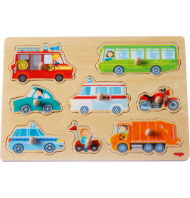 Holzpuzzle mit Cartoon-Fahrzeugen: Feuerwehrwagen, Bus, Polizeiauto, Krankenwagen und Lkw.