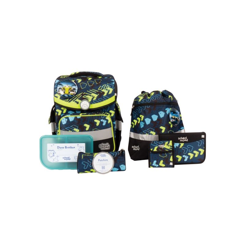 Blau-grüne Schulranzen, Federmäppchen, Brotdose und Etiketten mit Muster auf weißem Hintergrund. Blau-grüne Schulranzen, Federmäppchen, Brotdose und Etiketten mit Muster auf weißem Hintergrund.