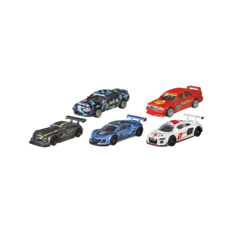 Fünf Spielzeug-Rennautos in unterschiedlichen Farben und Designs liegen auf weißem Hintergrund.