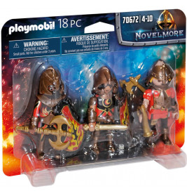 Drei Playmobil Novelmore-Ritterfiguren mit Rüstungen und Waffen in Plastikverpackung, für Kinder von 4-10 Jahren.