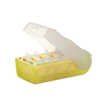 Gelber Zahnseidespender mit durchsichtigem Deckel, im Inneren mehrere sichtbare Zahnseide-Sticks. Gelber Zahnseidespender mit durchsichtigem Deckel, im Inneren mehrere sichtbare Zahnseide-Sticks.