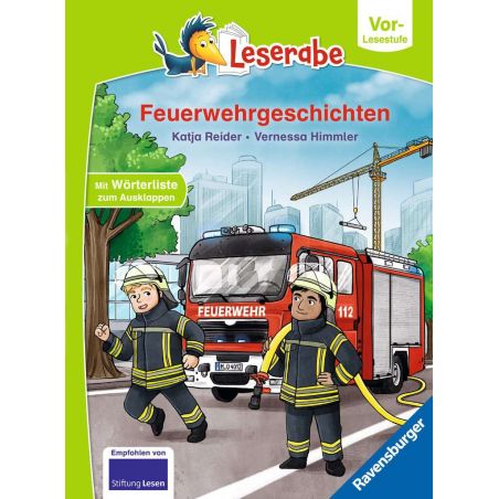 Zwei Comic-Feuerwehrleute am Feuerwehrauto, Cover von Ravensburger Leserabe Feuerwehrgeschichten (ab 5 Jahren).