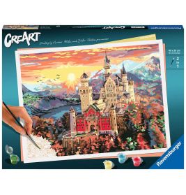 Eine Hand malt ein farbenfrohes Schloss nach Zahlen, daneben Farbtöpfchen und eine CreArt Ravensburger-Box.