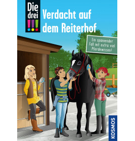 Drei Mädchen mit schwarzem Pferd vor einem Stall, eins hält ein Klemmbrett. Deutscher Text im Bild.