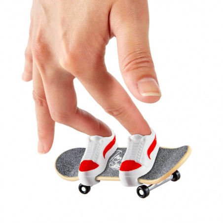Mattel HGT84 Hot Wheels Skate Fingerboard + Shoe 4-Pack