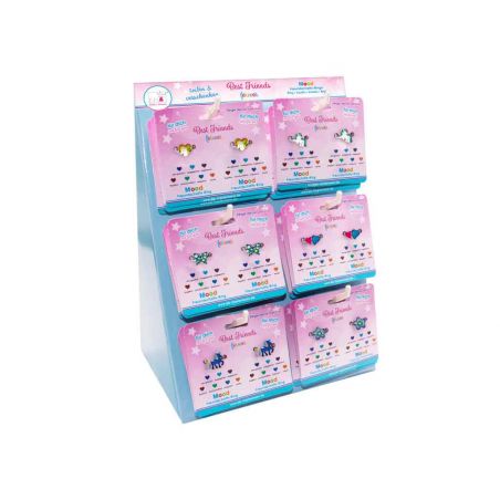 Display mit pastellrosa Verpackungen von Best Friends Stimmungsringen in verschiedenen Designs.