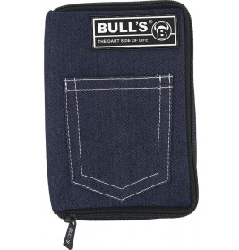 Reißverschlusstasche in Denim-Optik mit aufgesticktem Taschendesign und BULLS The Dart Side of Life-Label oben.