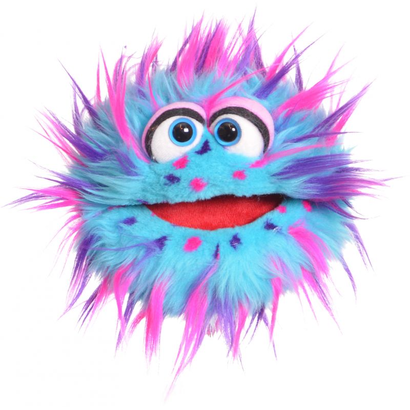 Ein rundes, blaues Puppenwesen mit pinken Flecken, leuchtenden Augen und wildem pink-lila Fell.
