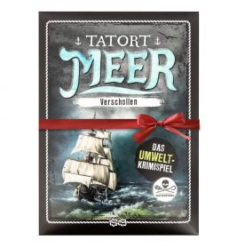 Tatort Meer: Verschollen, Spielbox mit Segelschiff, rotem Band und Label für Umwelt-Krimispiel.