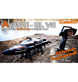 Schwarzes RC-Schnellboot Avanti-EL V2 mit Fernbedienung, erreicht maximale Geschwindigkeit von 55 km/h.