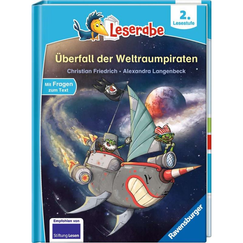Illustrierter Kinderbuchumschlag: Weltraumpiraten fliegen im Raumschiff vor einem Planeten durchs All.