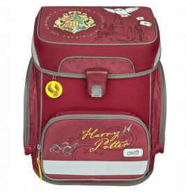 Roter Harry Potter-Rucksack mit Hogwarts-Wappen, Brille, Schnatz und Schloss-Illustrationen.