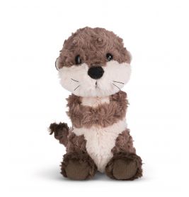Braun-weißes Otter-Stofftier sitzt aufrecht vor weißem Hintergrund.