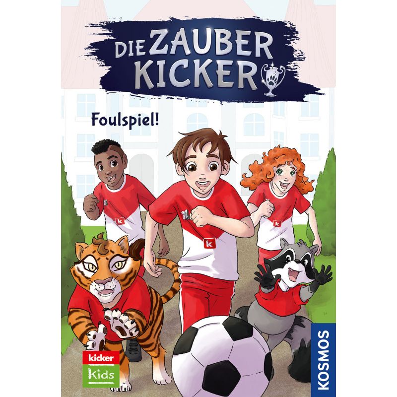 Vier Kinder und zwei Tiere in Fußballkleidung jagen einem Ball nach. Oben steht Die Zauberkicker.