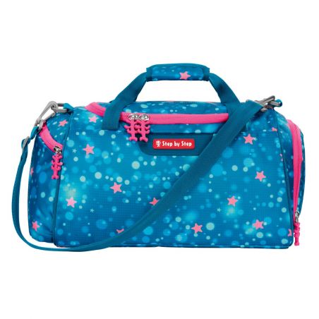 Blaue Sporttasche mit pinken Sternen, Schultergurt und Step by Step-Label auf der Vorderseite.