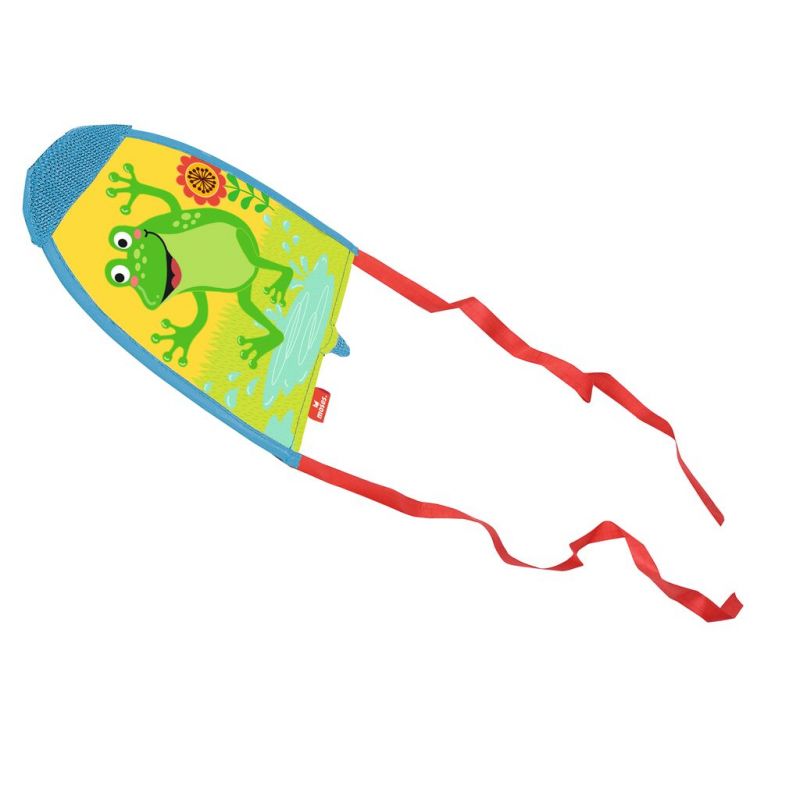 Bunte Kinderdrache mit Cartoon-Frosch und roten Schwänzen vor weißem Hintergrund.