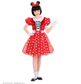 Mädchen im rot-weiß gepunkteten Kleid, mit Mausohren, weißen Handschuhen und schwarzen Schuhen, winkt und lächelt.